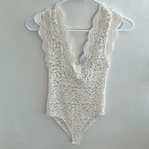Bodysuit with flower pattern